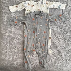 ⚠️2 Carter’s Footies Set⚠️